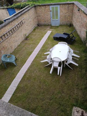 Beau studio à 2mn de la mer et avec jardin